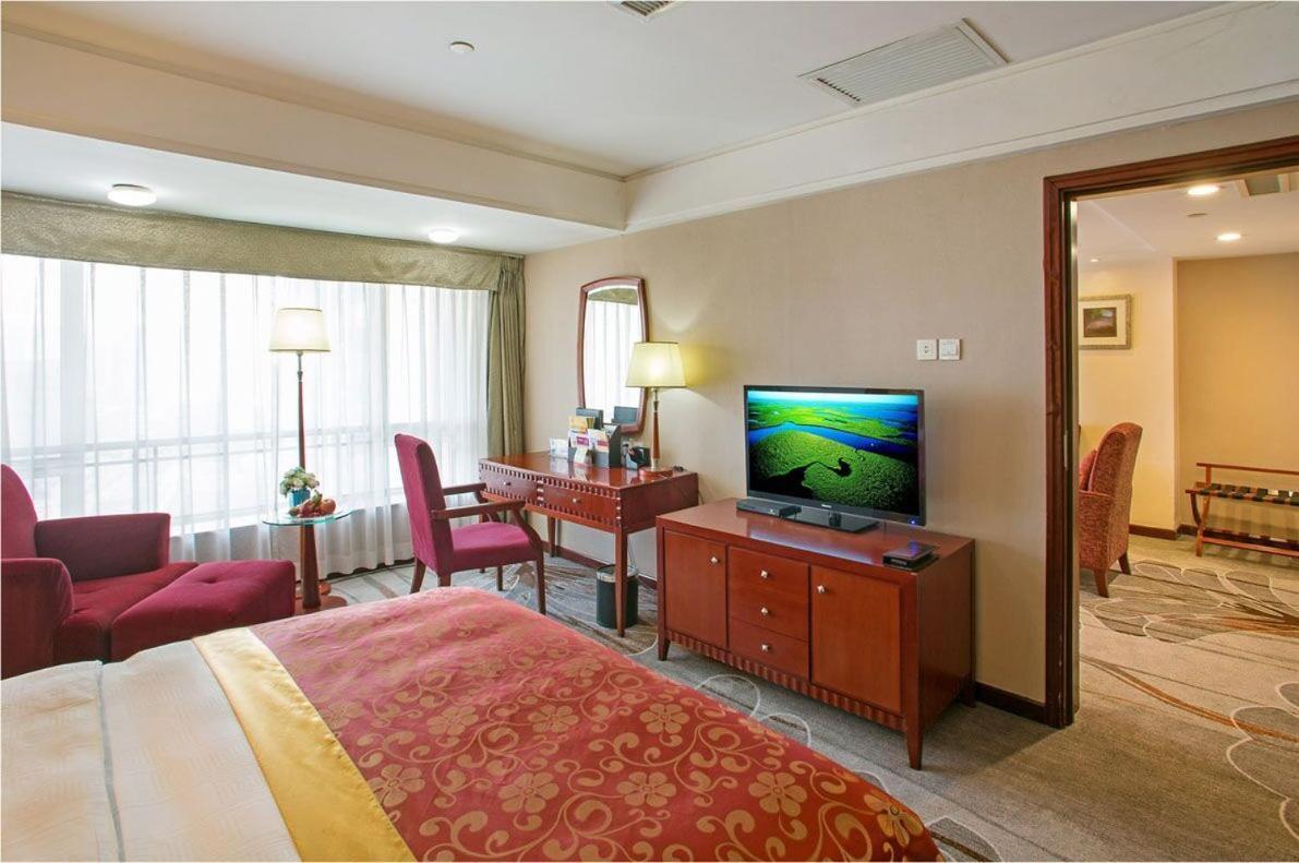 Guangye Jin Jiang Hotel Циндао Екстериор снимка